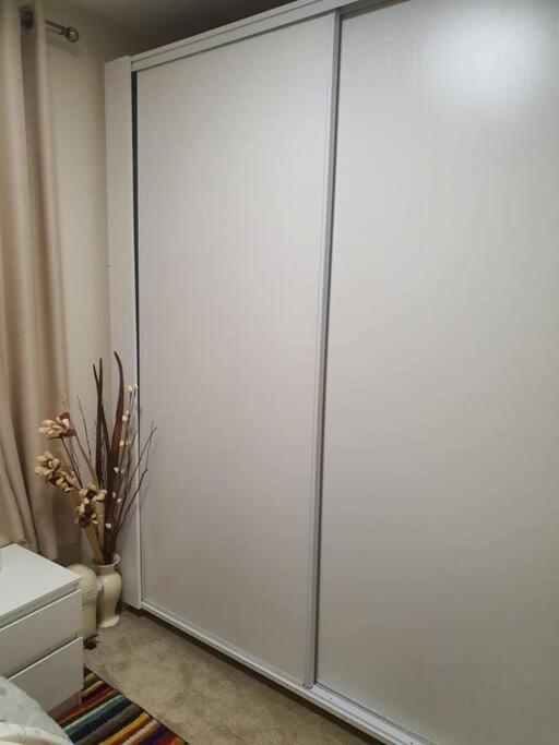 2 Bedroom Flat In Vauxhall, Лондон Экстерьер фото